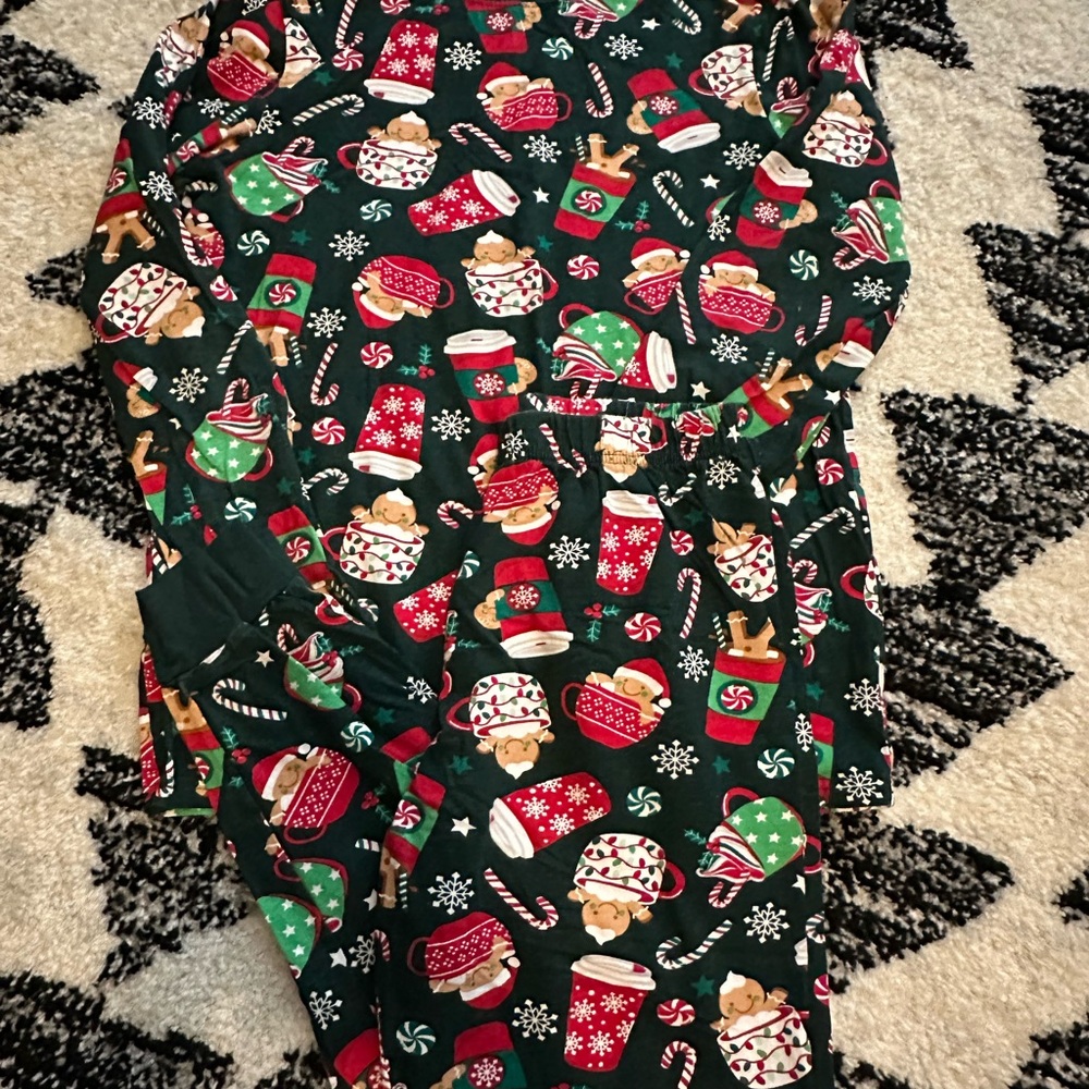 Holiday Print Pajama Set
